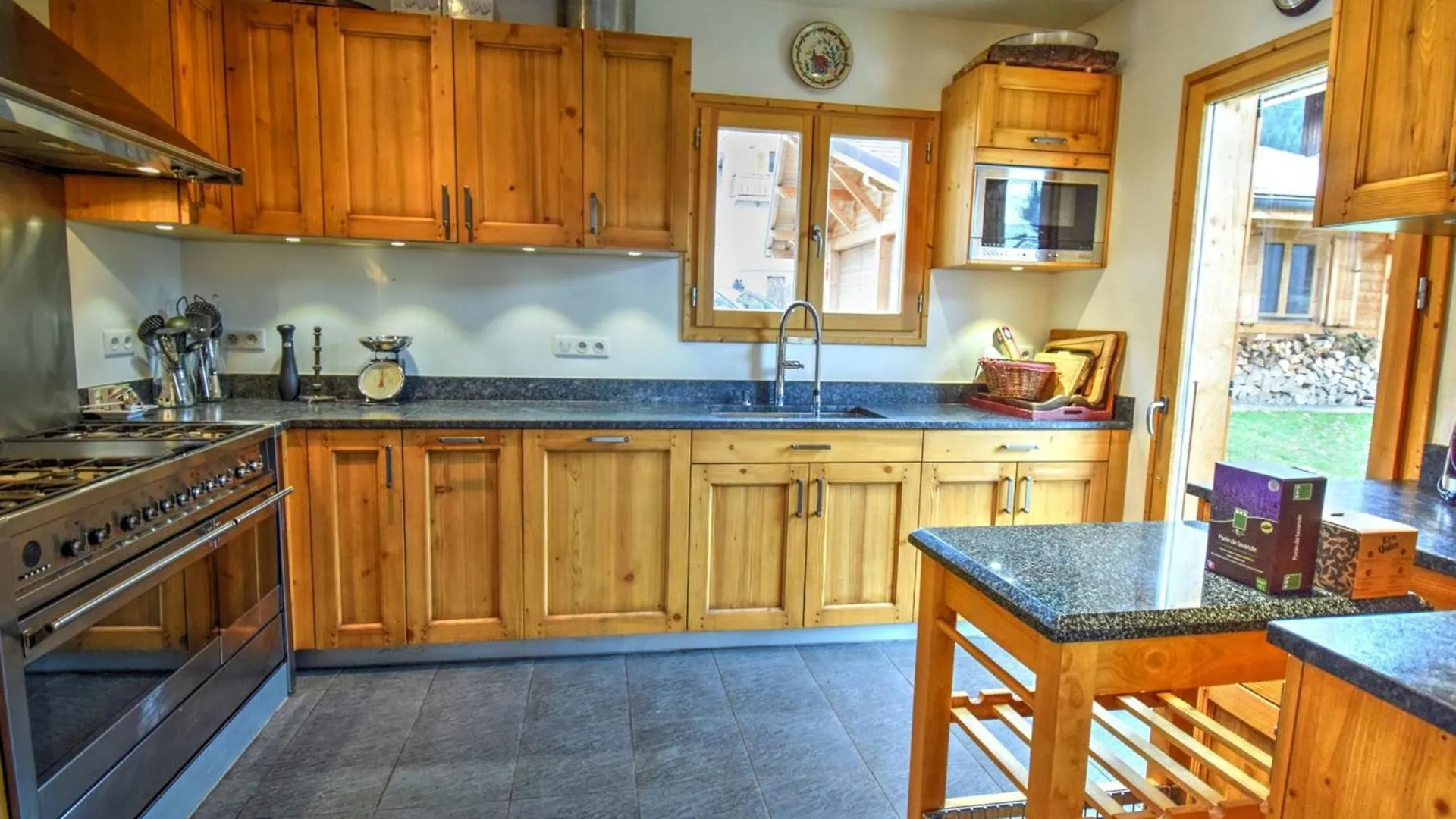 Chalet De Luxe Avec Cheminee, Terrasse, Garage A Morzine - Fr-1-524-14